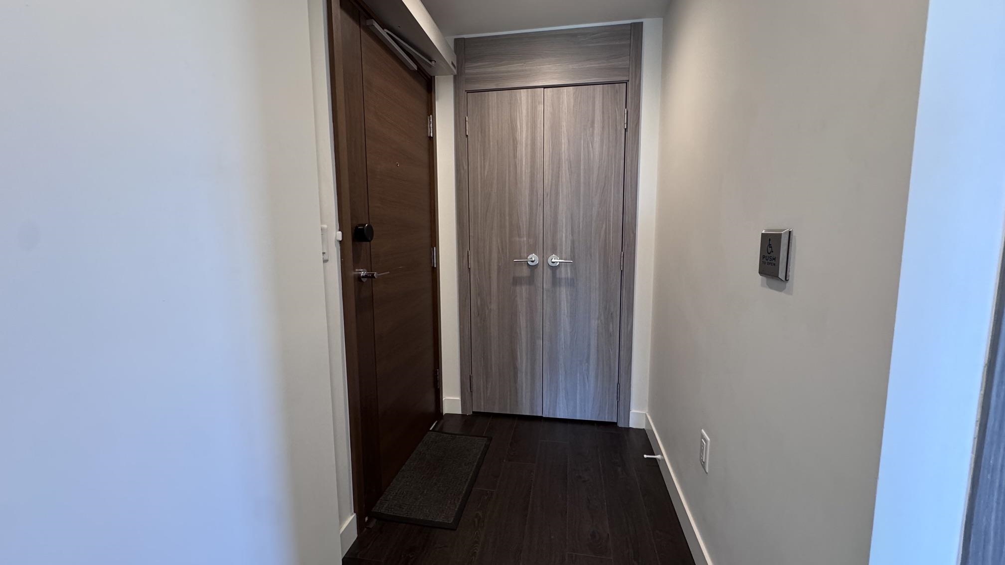2804 4880 LOUGHEED HIGHWAY
