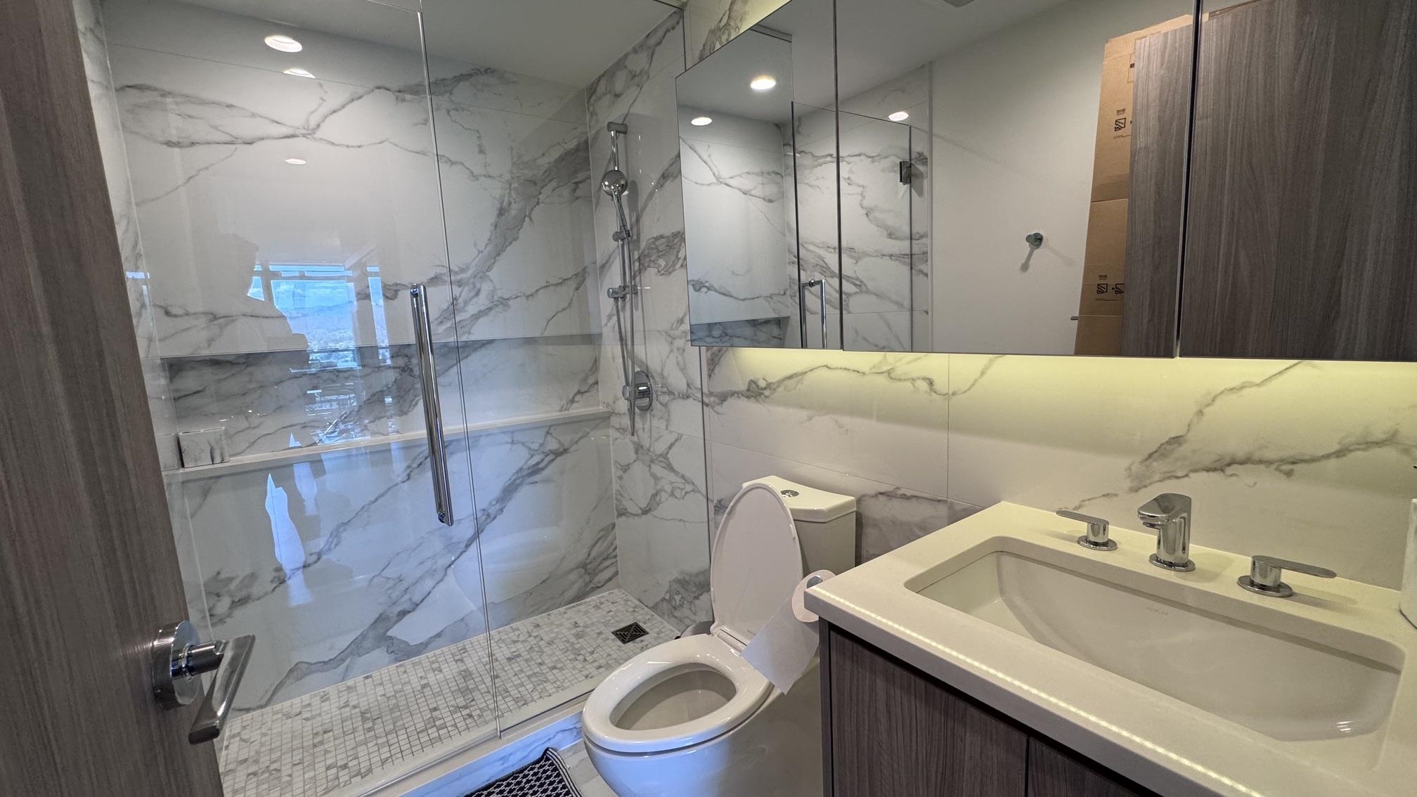 2804 4880 LOUGHEED HIGHWAY