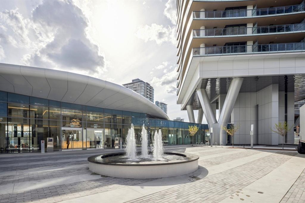 2804 4880 LOUGHEED HIGHWAY