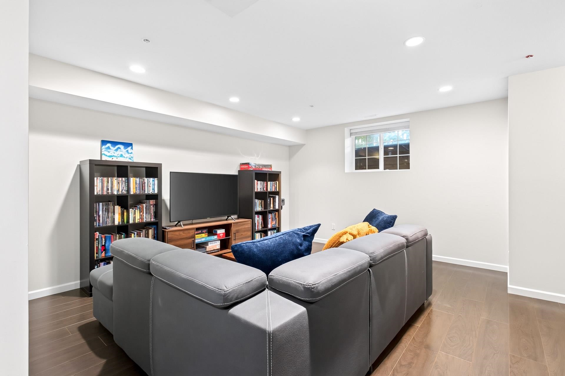 6858 208 STREET
