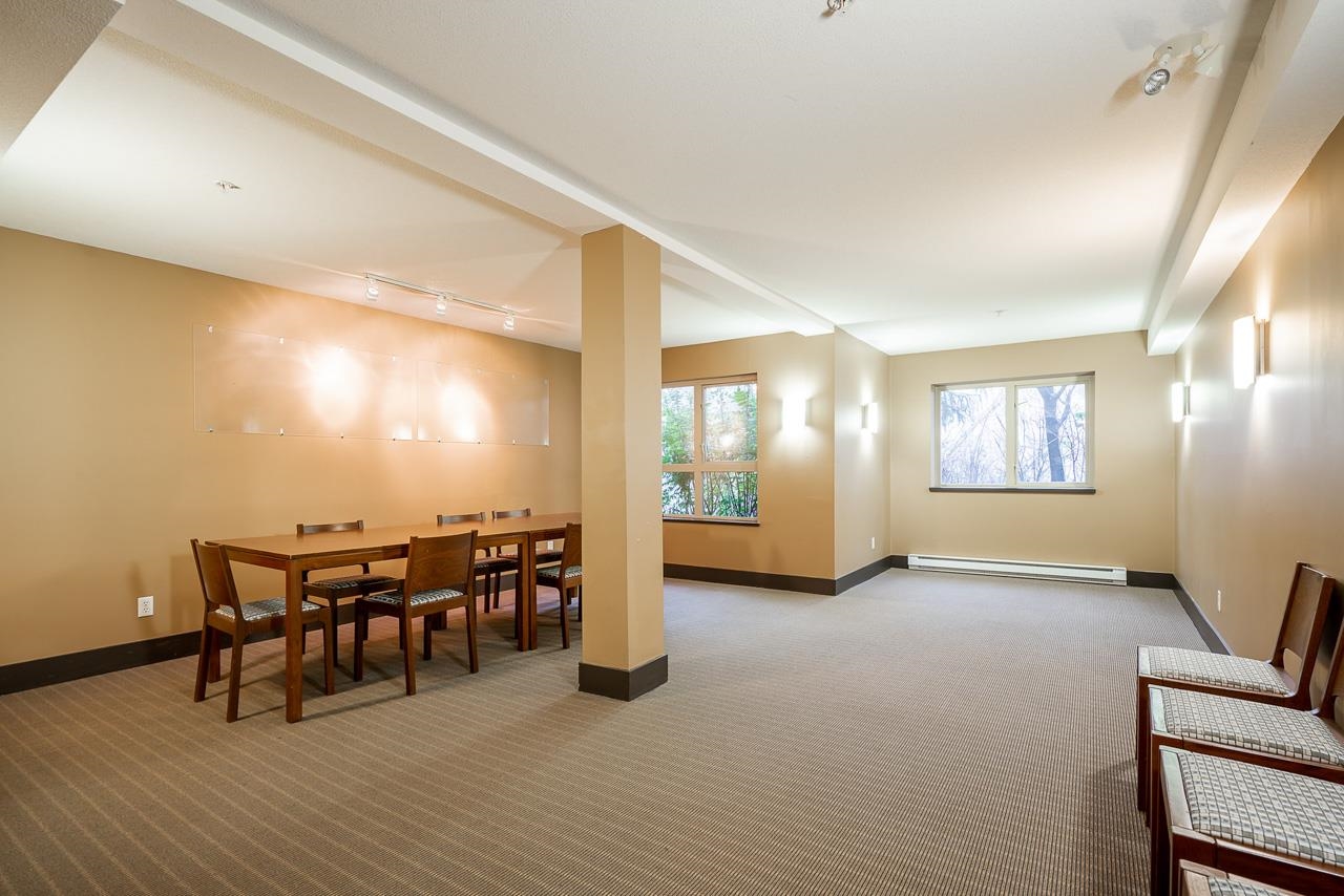516 9319 UNIVERSITY CRESCENT