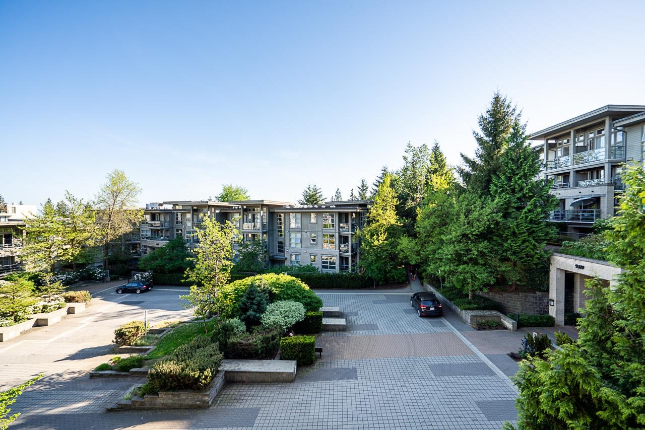 516 9319 UNIVERSITY CRESCENT