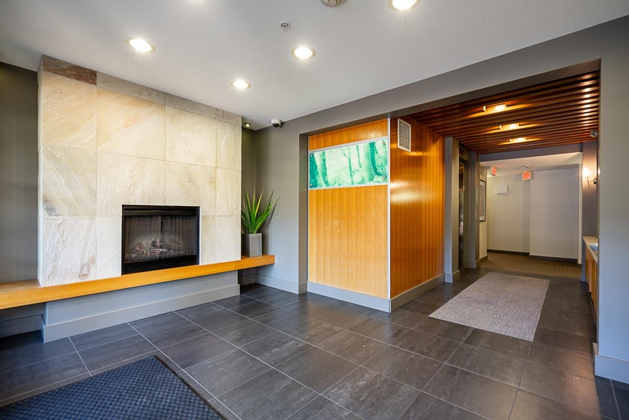 516 9319 UNIVERSITY CRESCENT