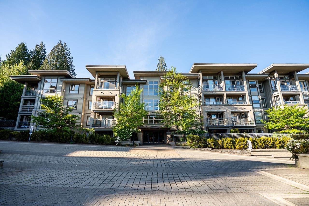 516 9319 UNIVERSITY CRESCENT