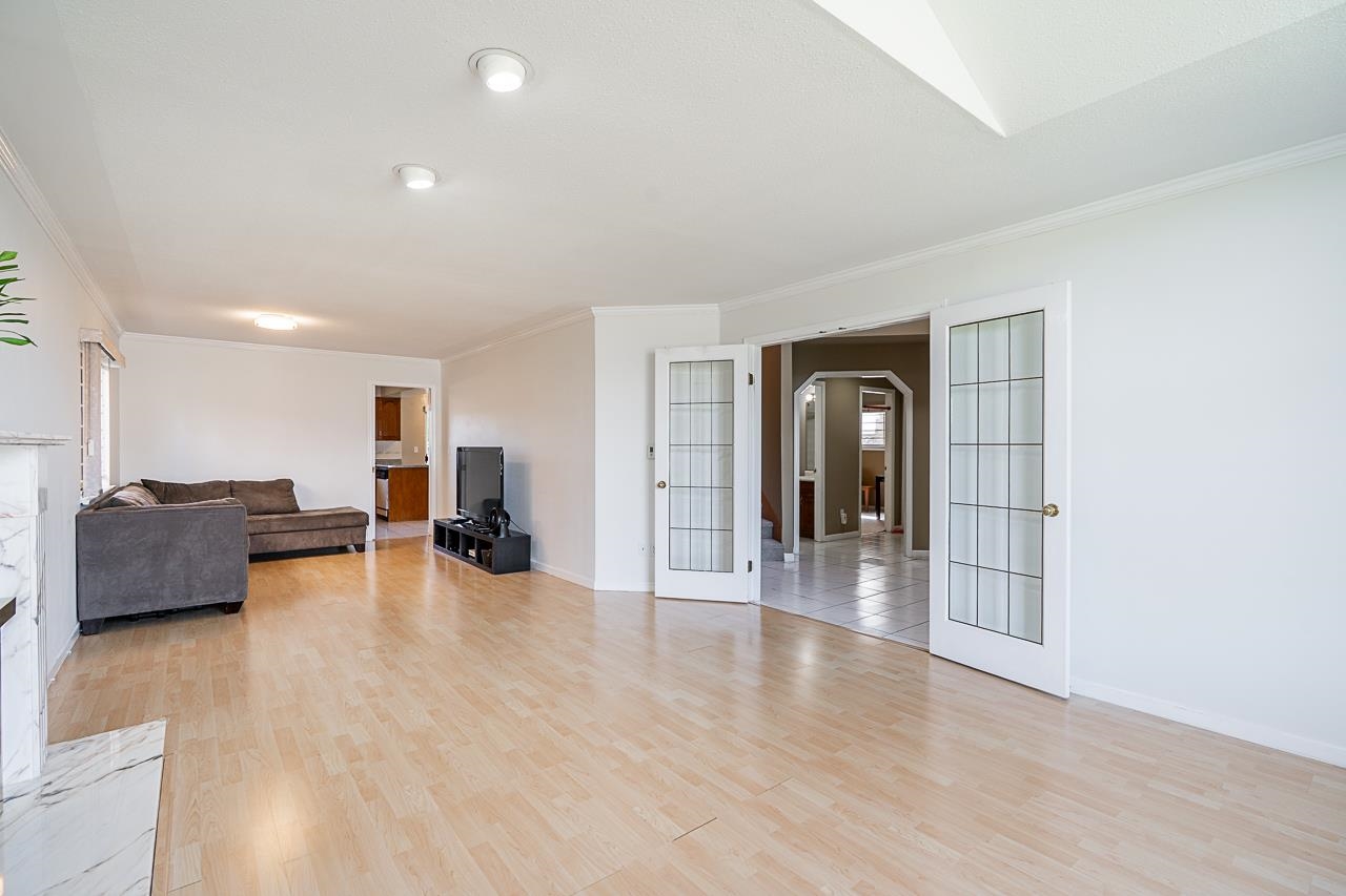 10288 HALL AVENUE