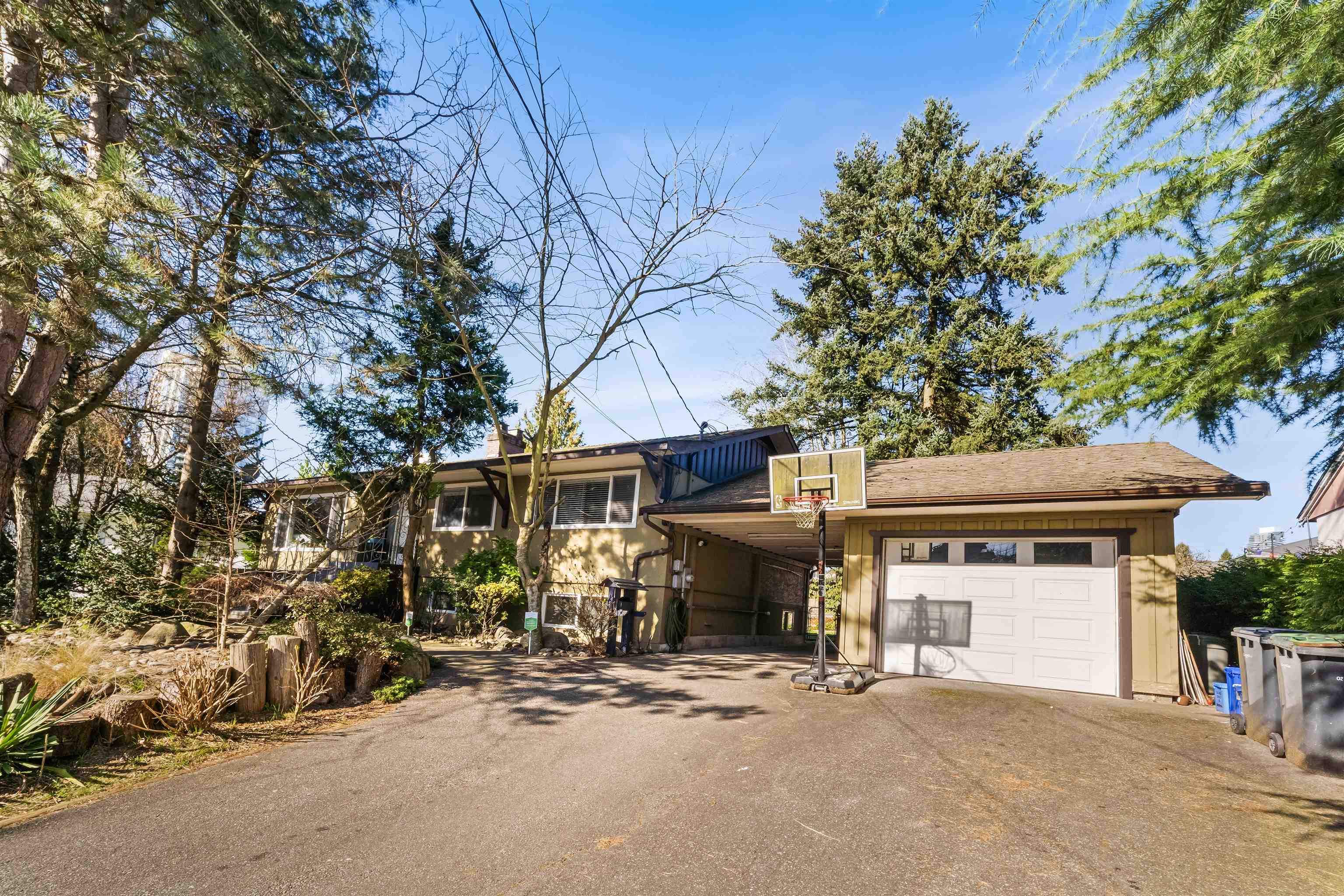 521 BROOKMERE AVENUE