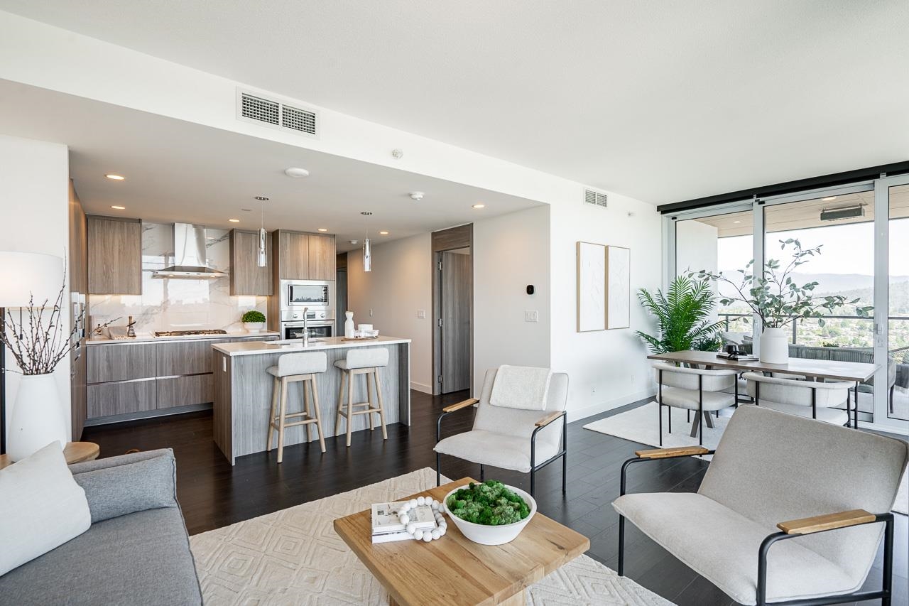 3907 4890 LOUGHEED HIGHWAY