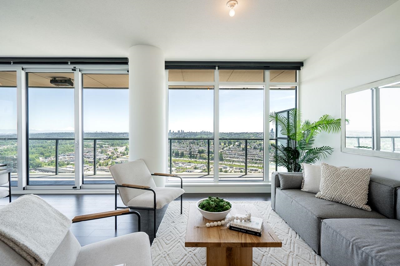 3907 4890 LOUGHEED HIGHWAY
