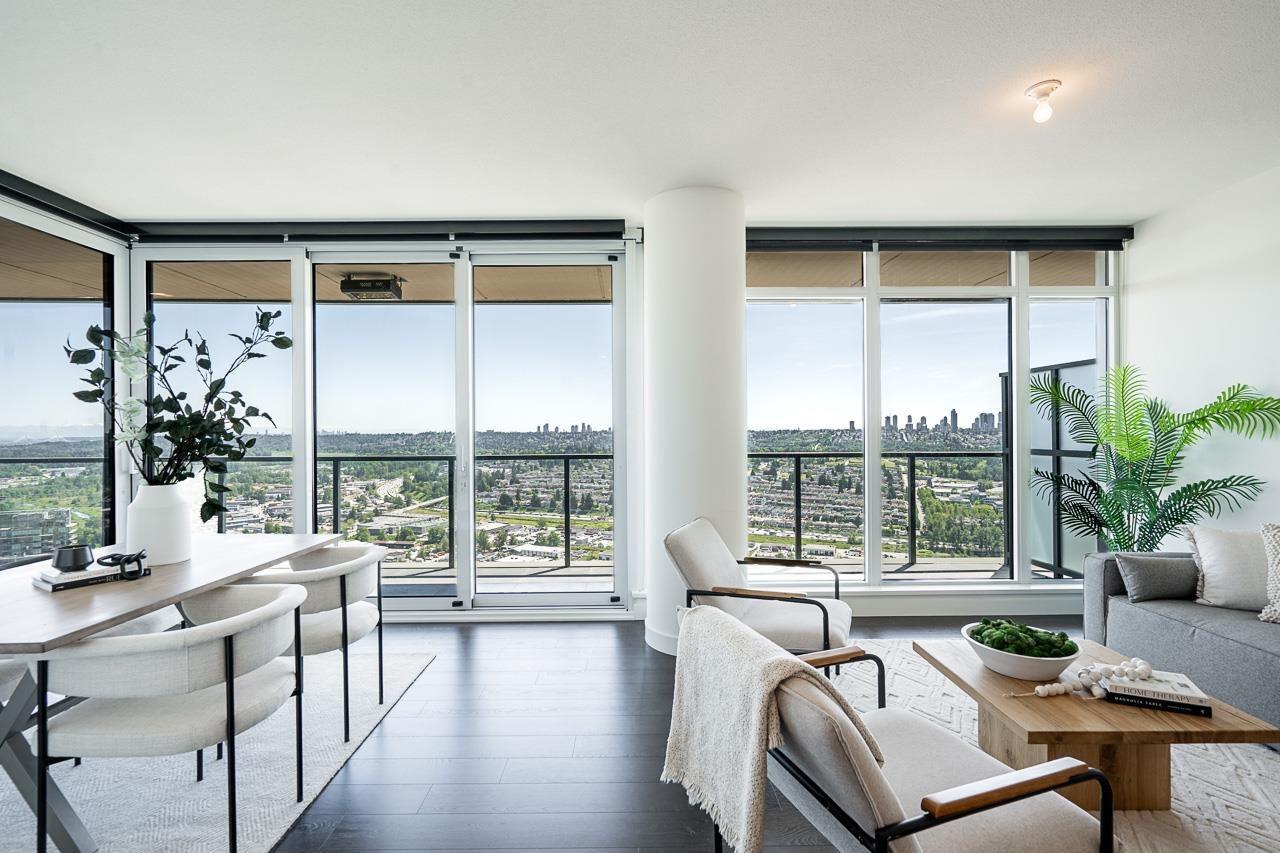 3907 4890 LOUGHEED HIGHWAY