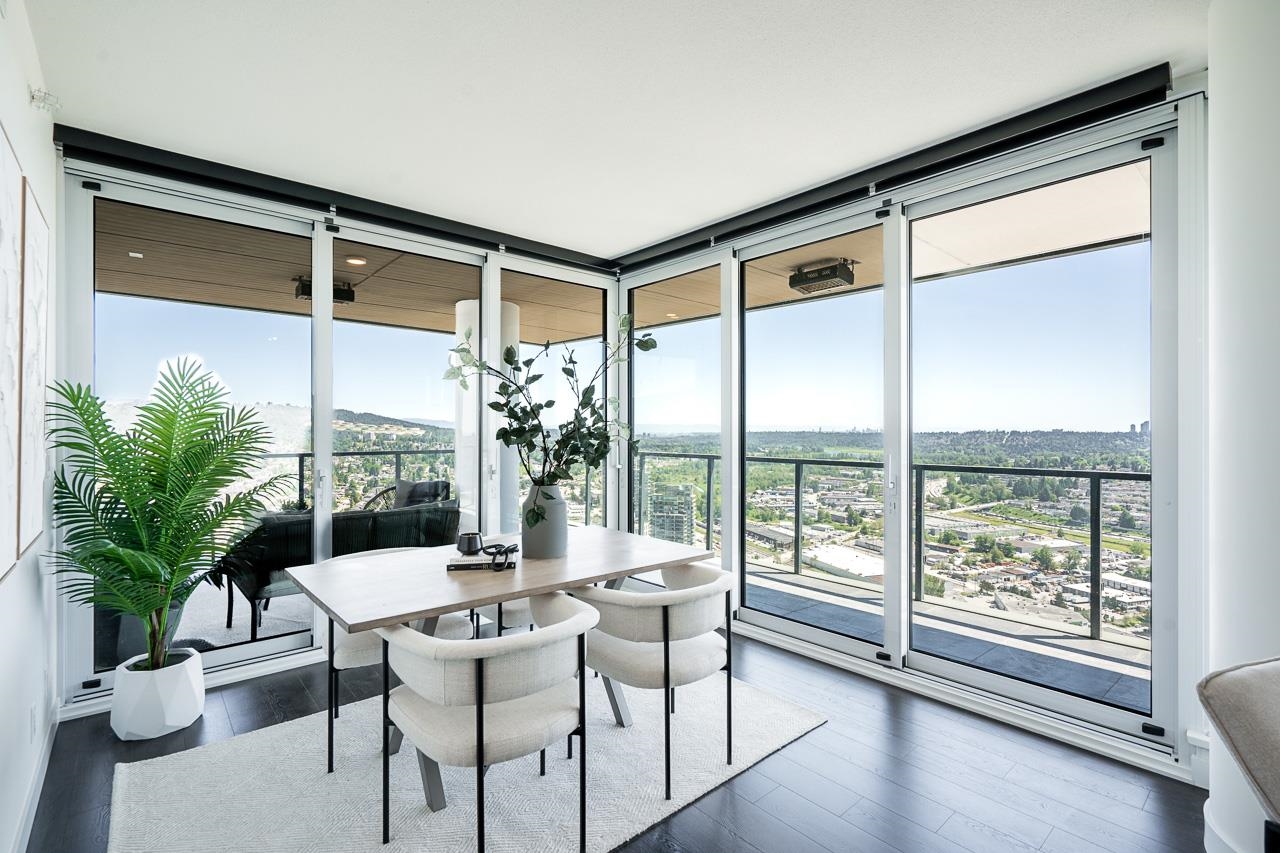 3907 4890 LOUGHEED HIGHWAY