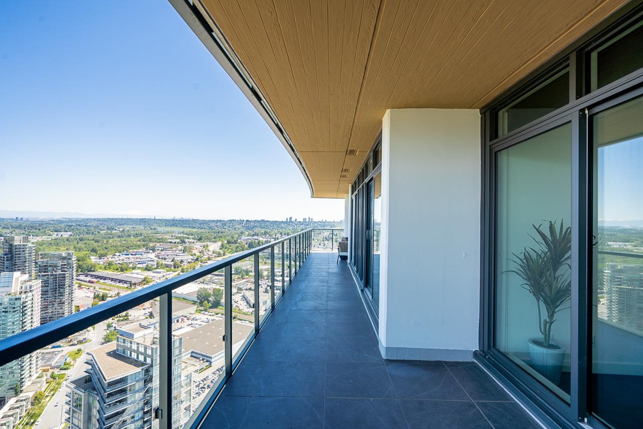3907 4890 LOUGHEED HIGHWAY