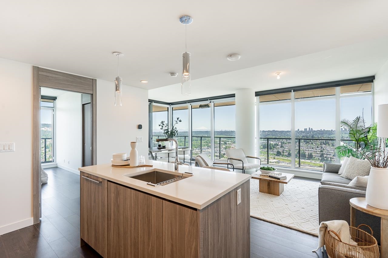 3907 4890 LOUGHEED HIGHWAY