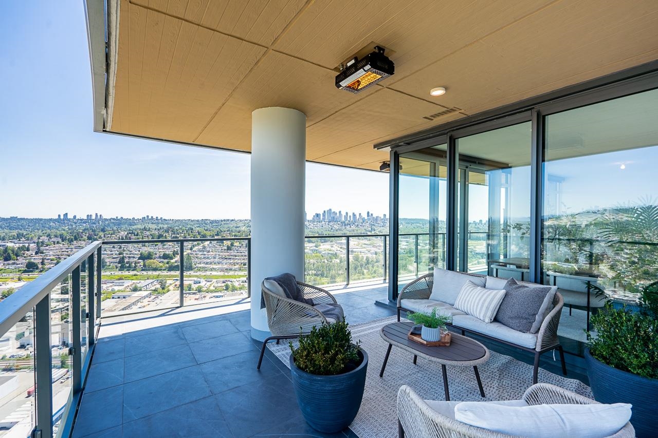 3907 4890 LOUGHEED HIGHWAY