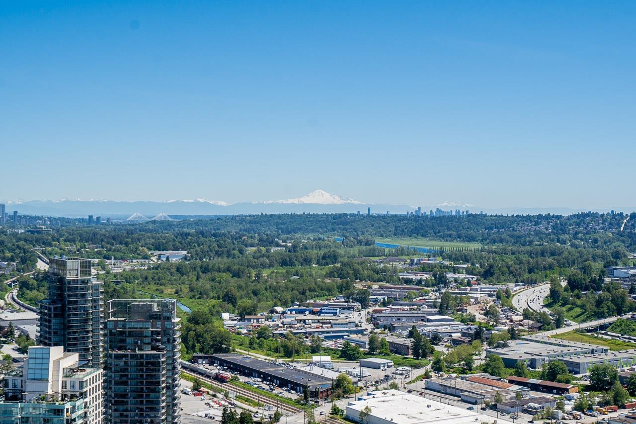 3907 4890 LOUGHEED HIGHWAY