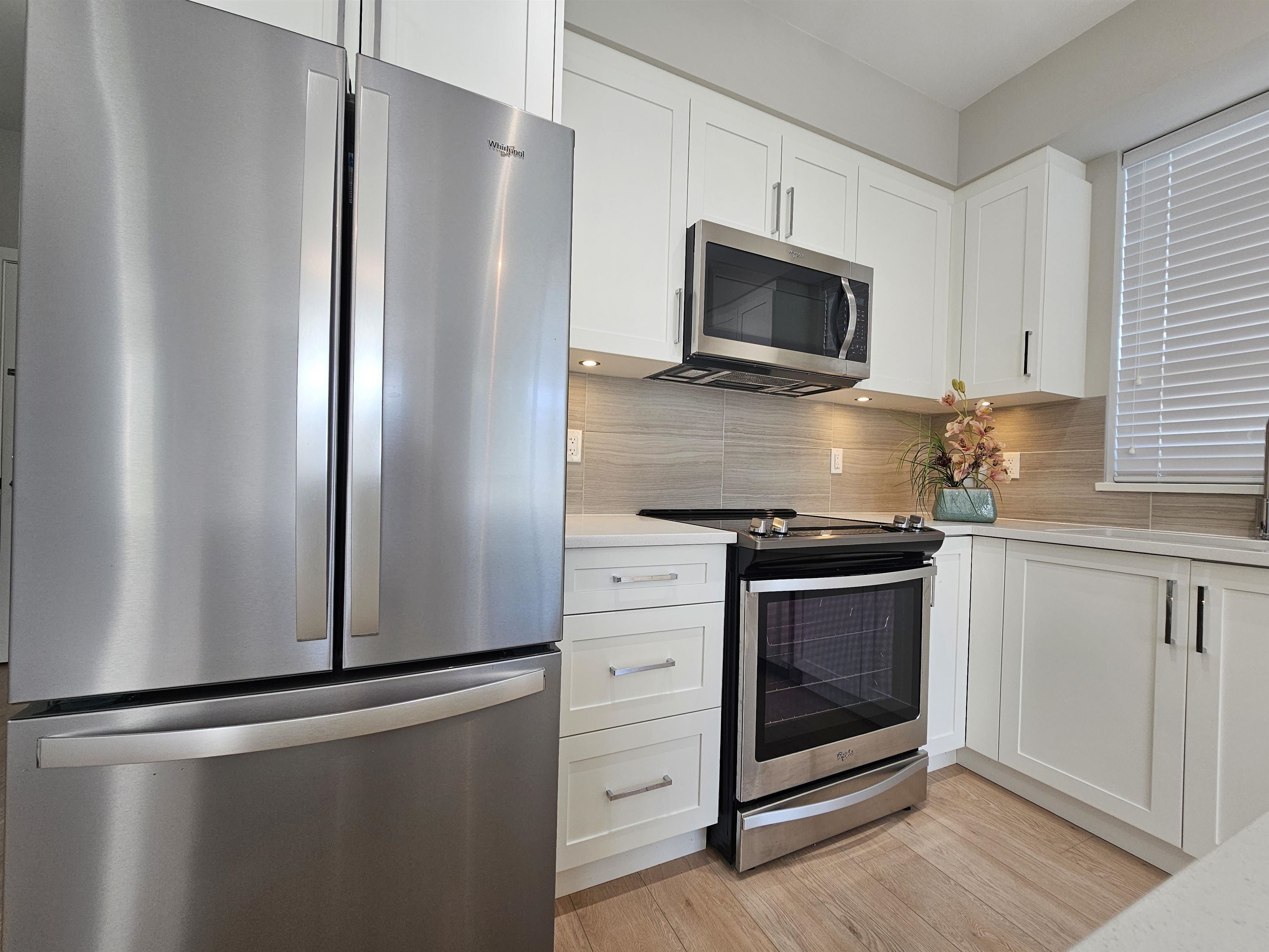 E208 20211 66 AVENUE