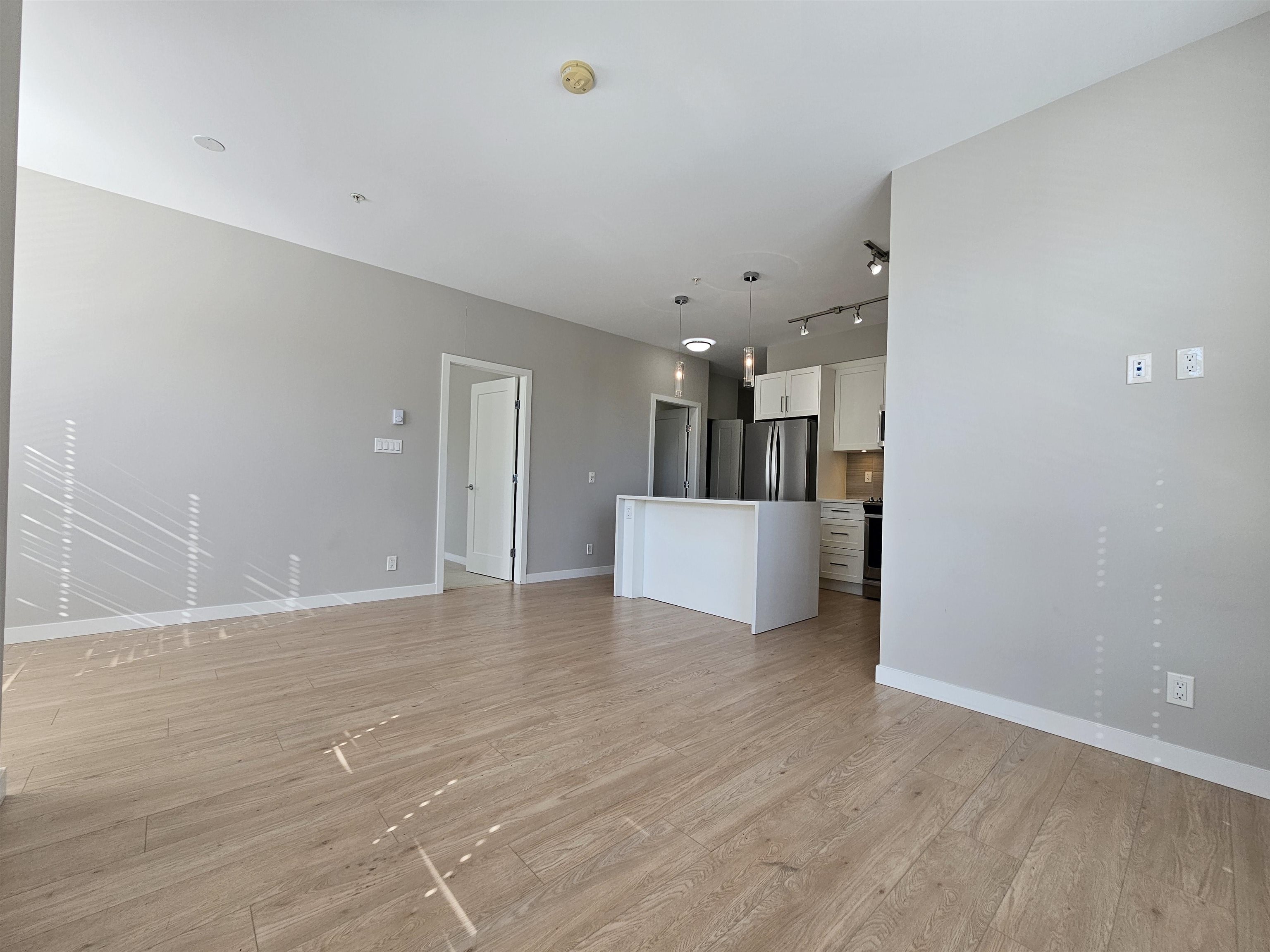 E208 20211 66 AVENUE