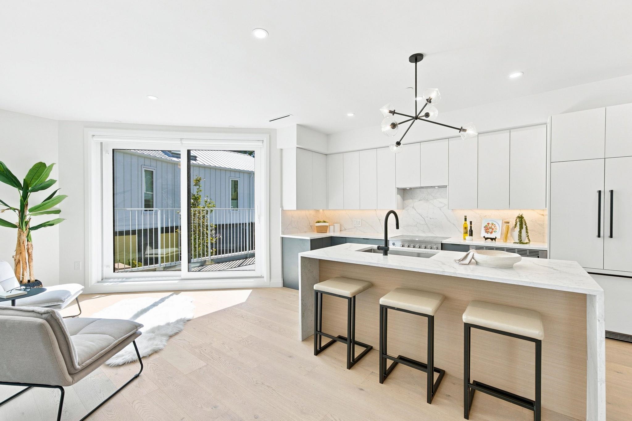 6160 GRANVILLE STREET