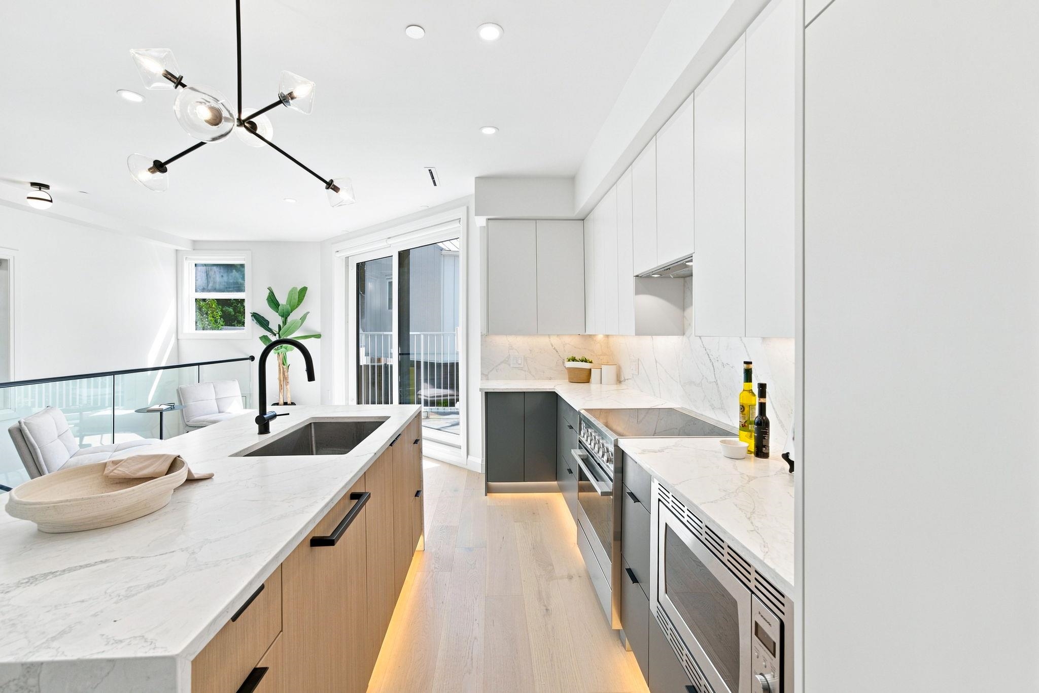 6160 GRANVILLE STREET