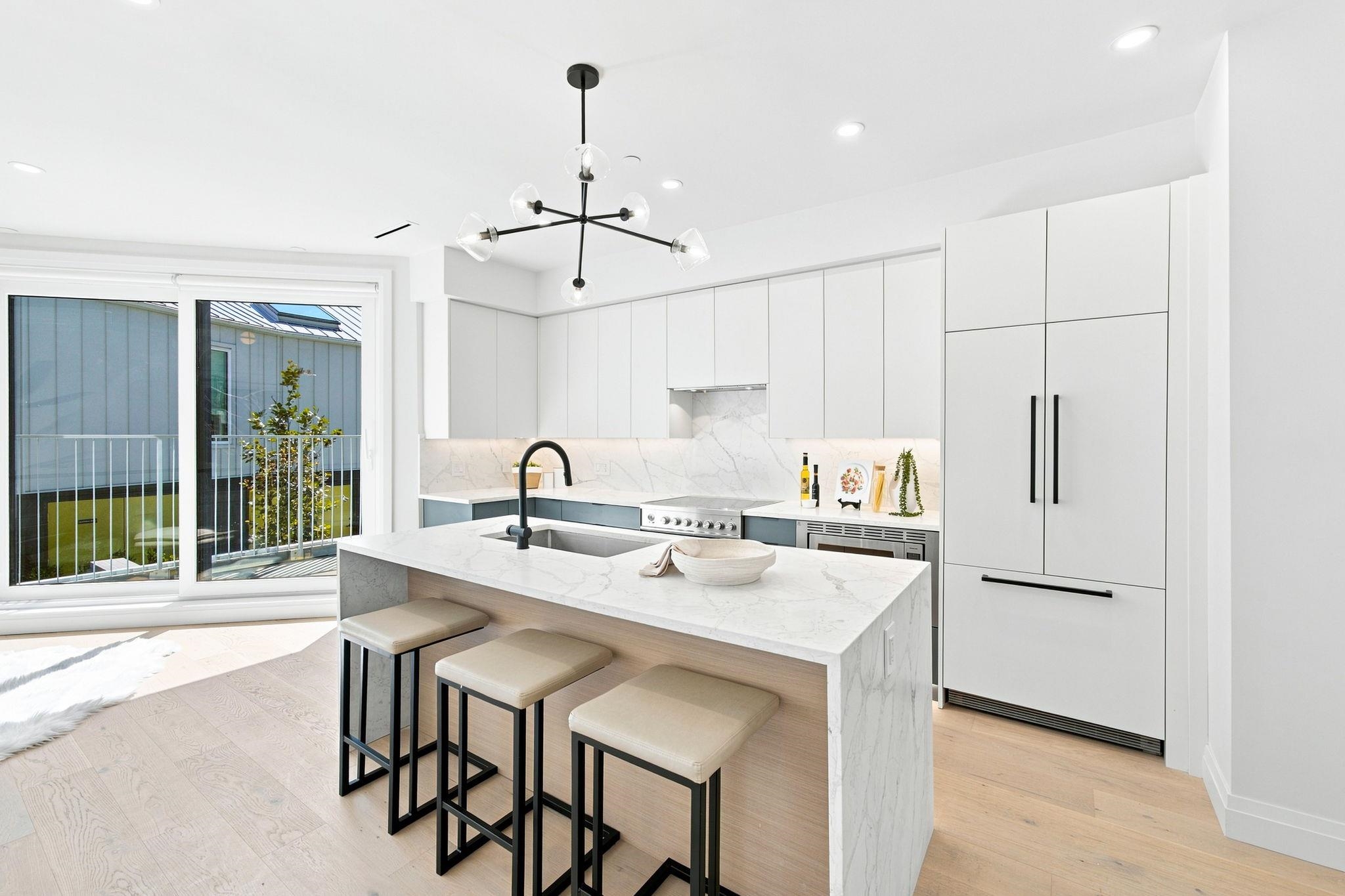 6160 GRANVILLE STREET