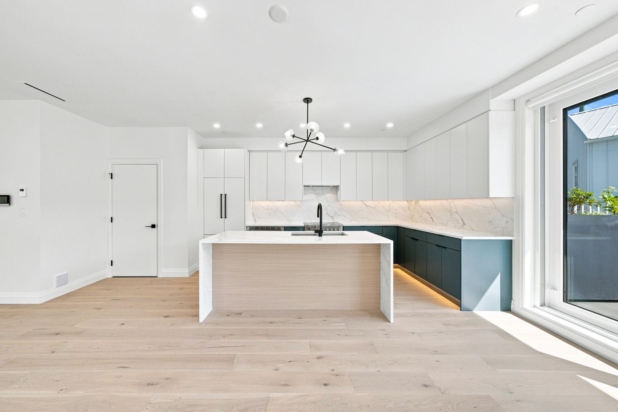 6162 GRANVILLE STREET