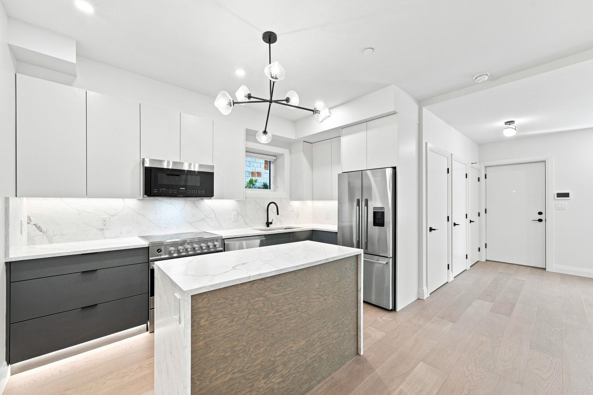 6166 GRANVILLE STREET