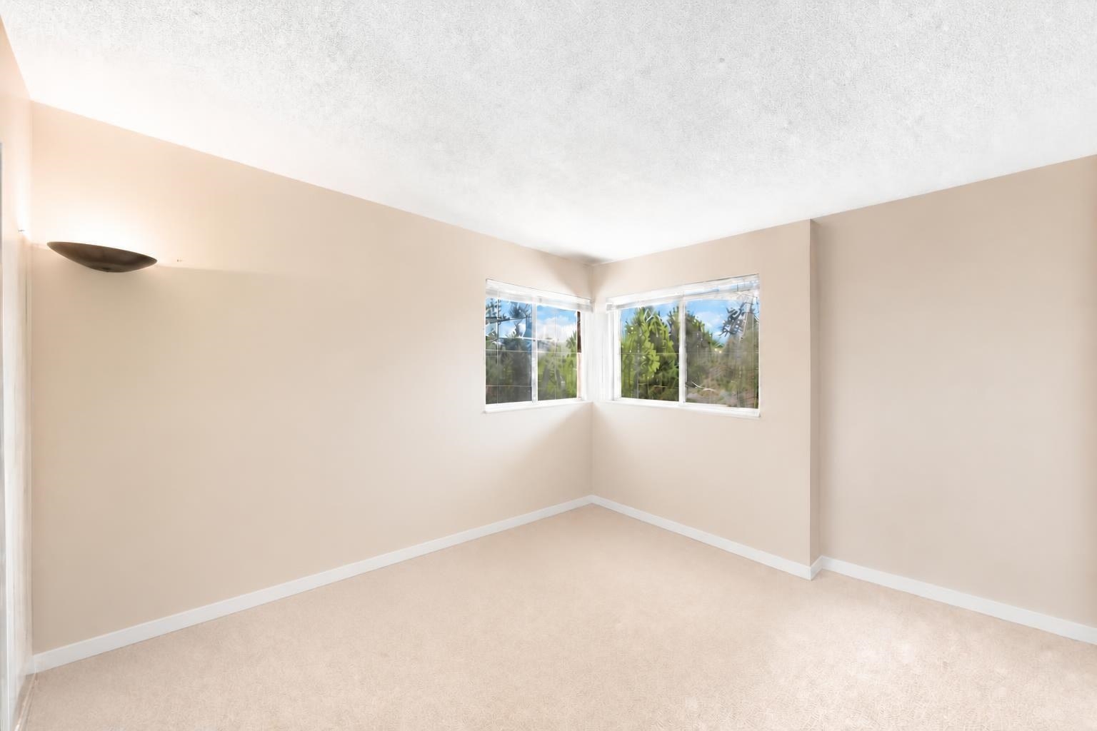 305 8751 GENERAL CURRIE ROAD