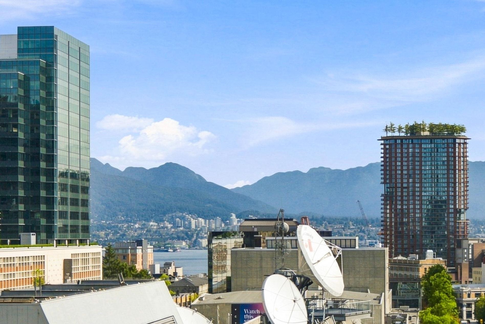 1703 233 ROBSON STREET