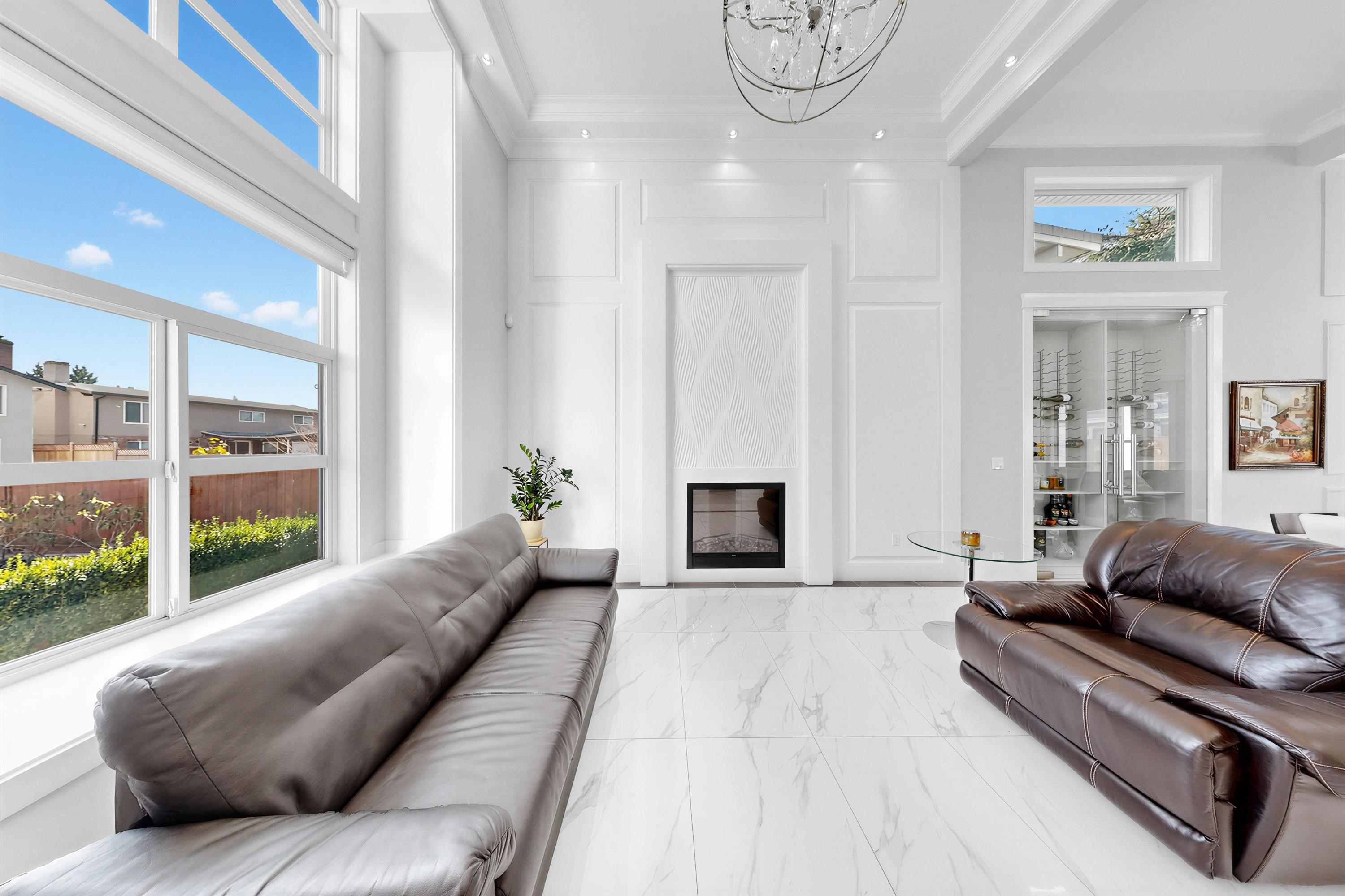 6220 YEATS CRESCENT