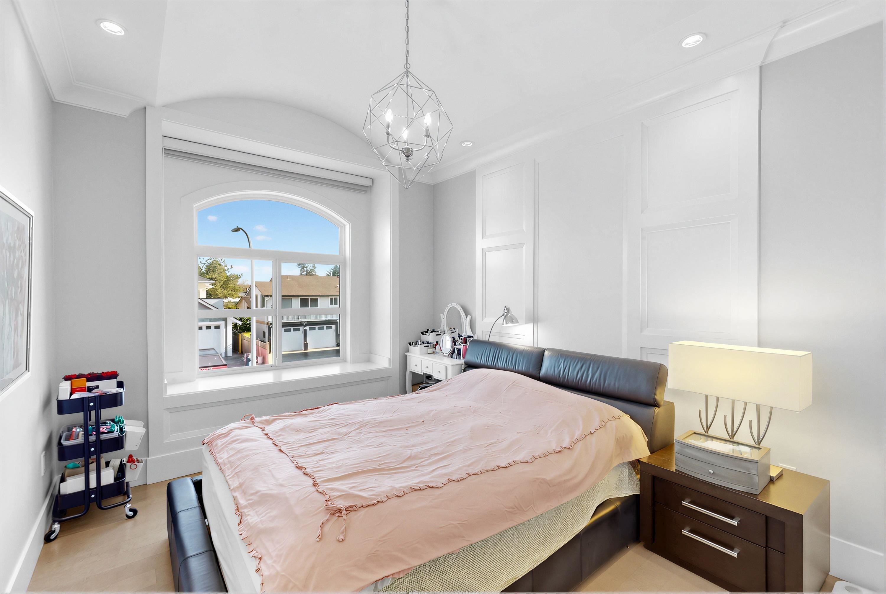 6220 YEATS CRESCENT