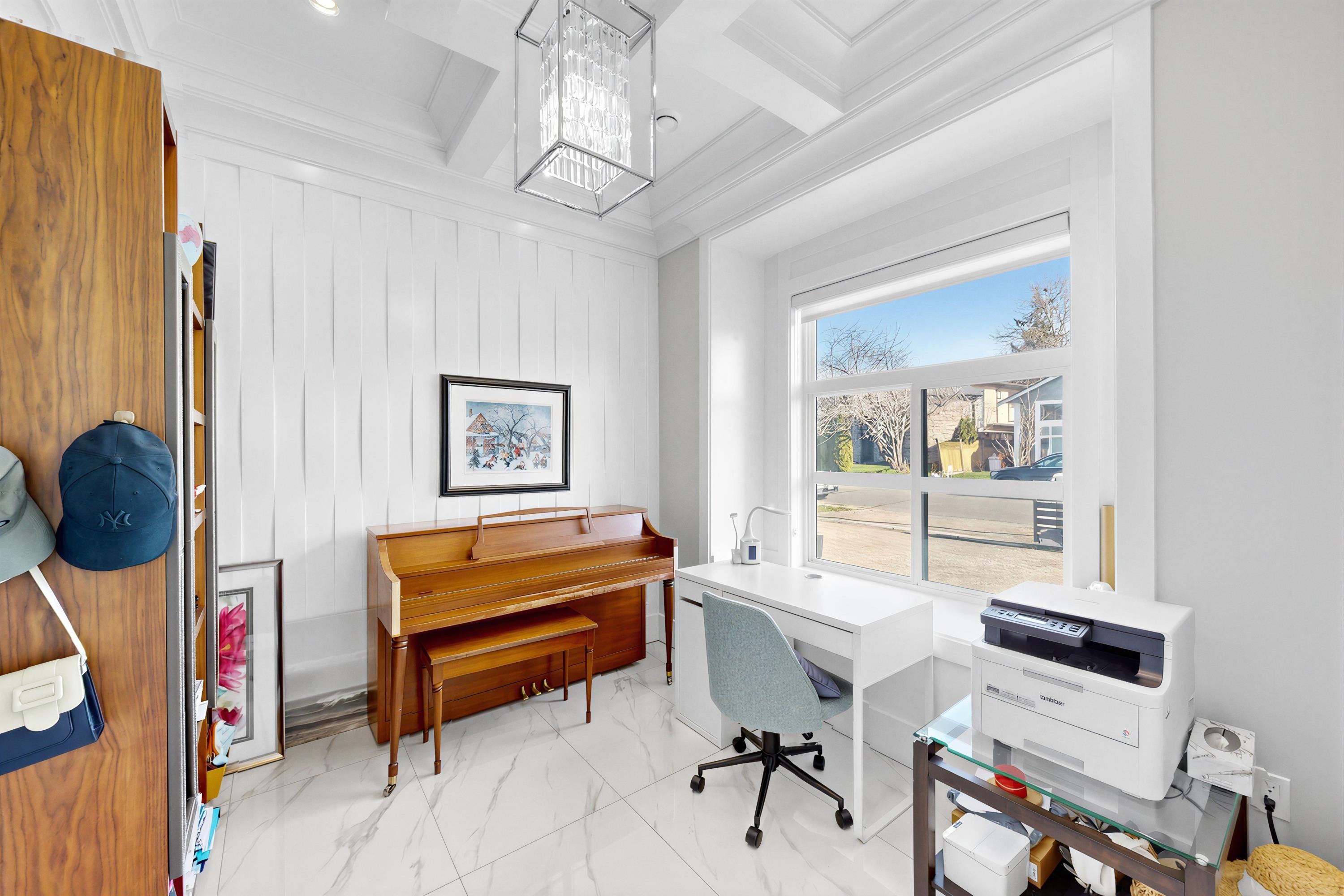6220 YEATS CRESCENT
