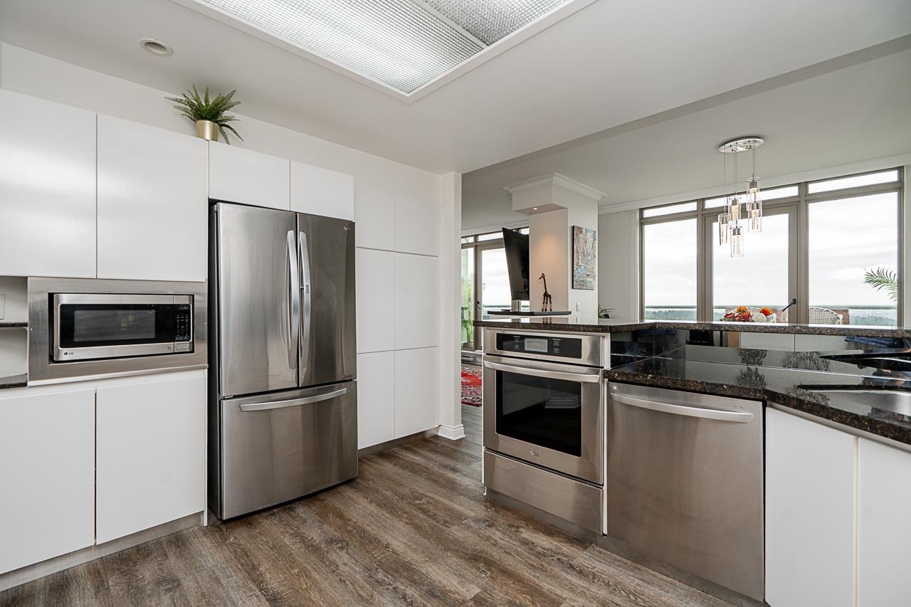 2304 10082 148 STREET