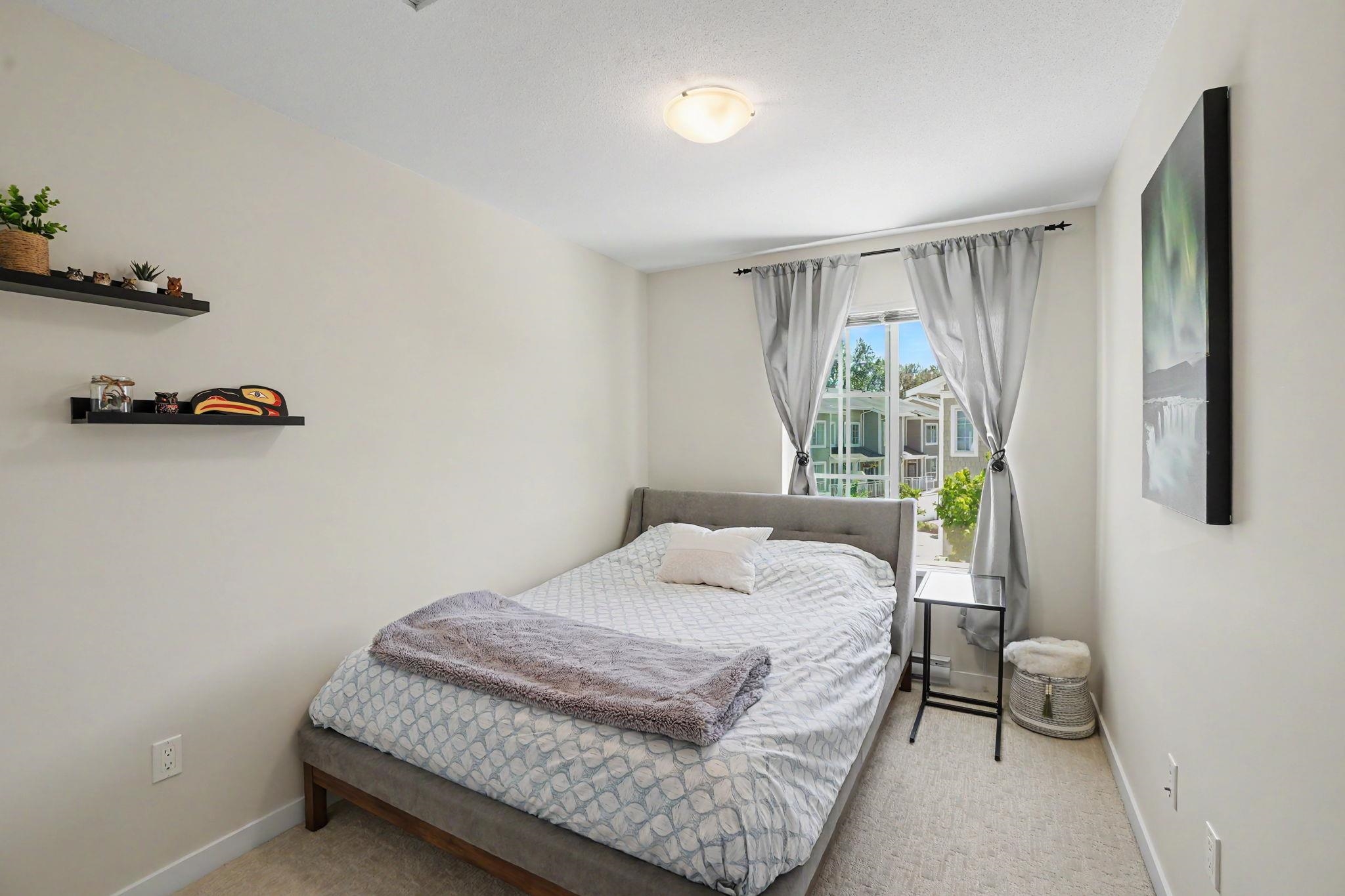17 5551 ADMIRAL WAY