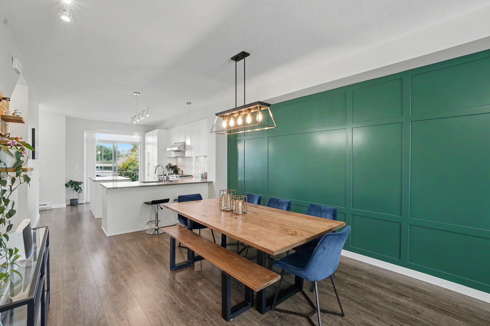 17 5551 ADMIRAL WAY