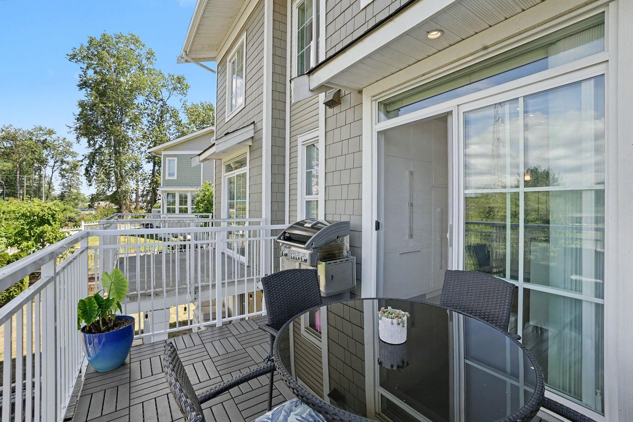 17 5551 ADMIRAL WAY