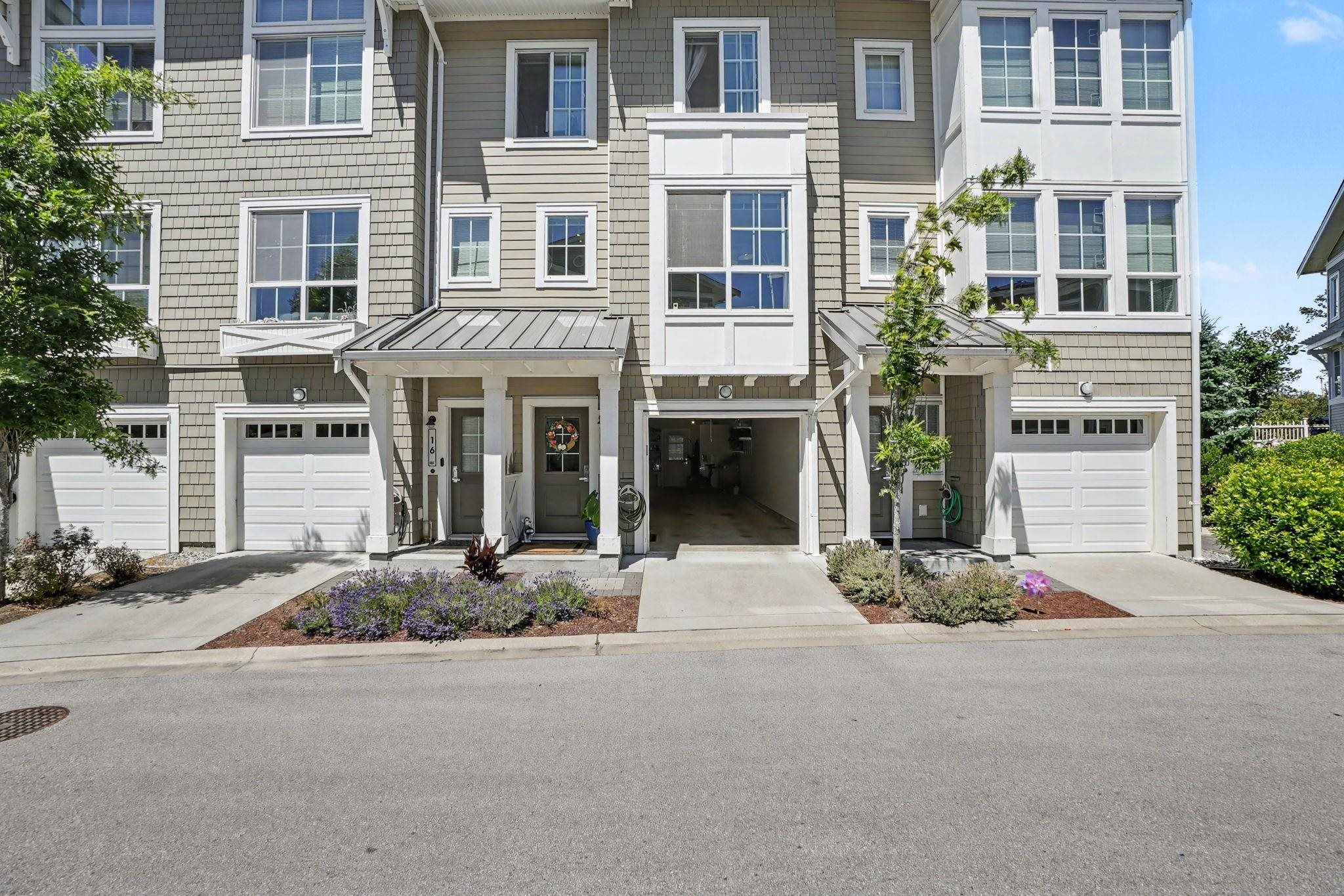 17 5551 ADMIRAL WAY