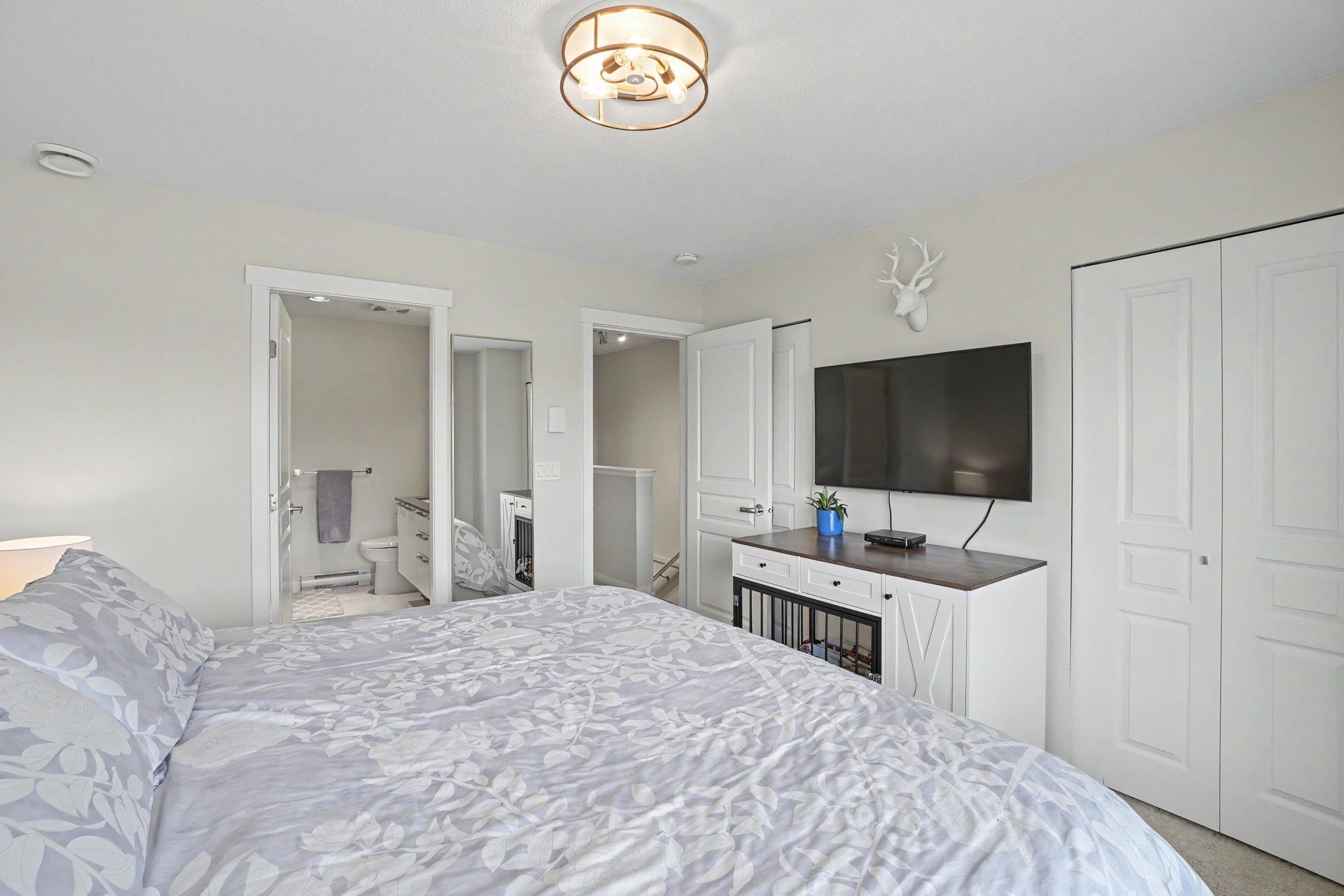17 5551 ADMIRAL WAY