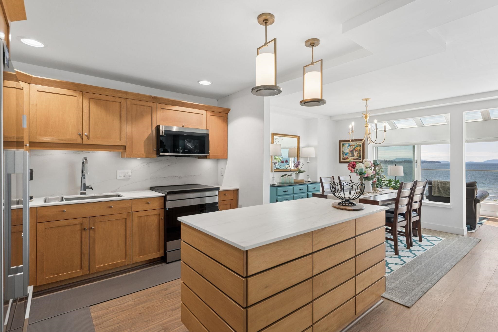 202 15165 MARINE DRIVE