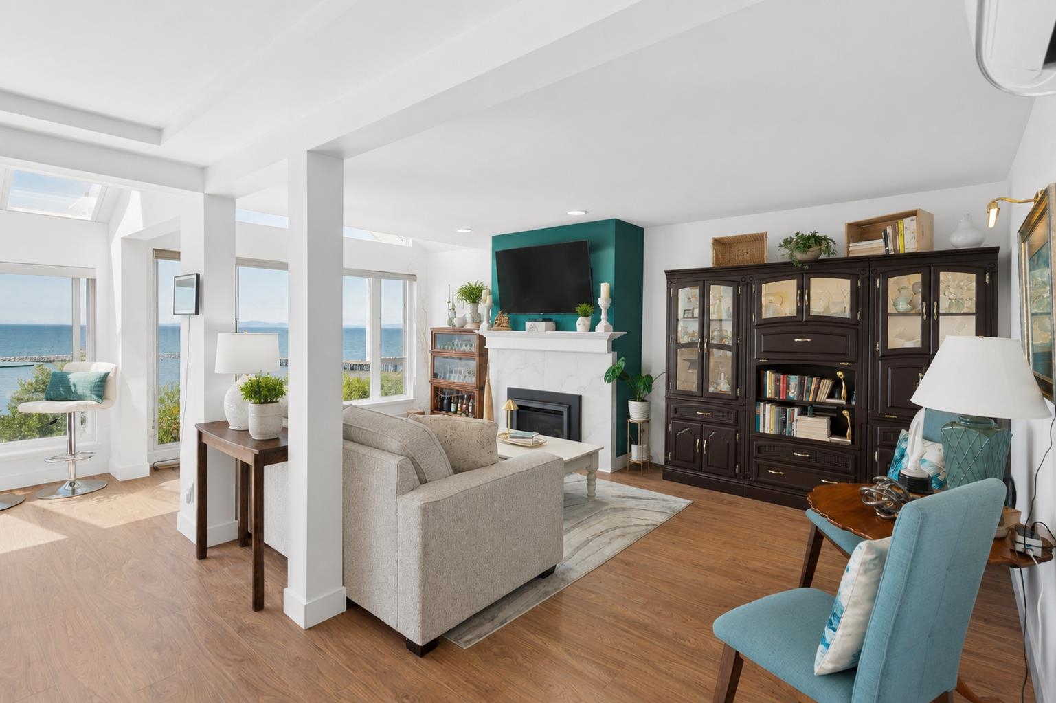 202 15165 MARINE DRIVE