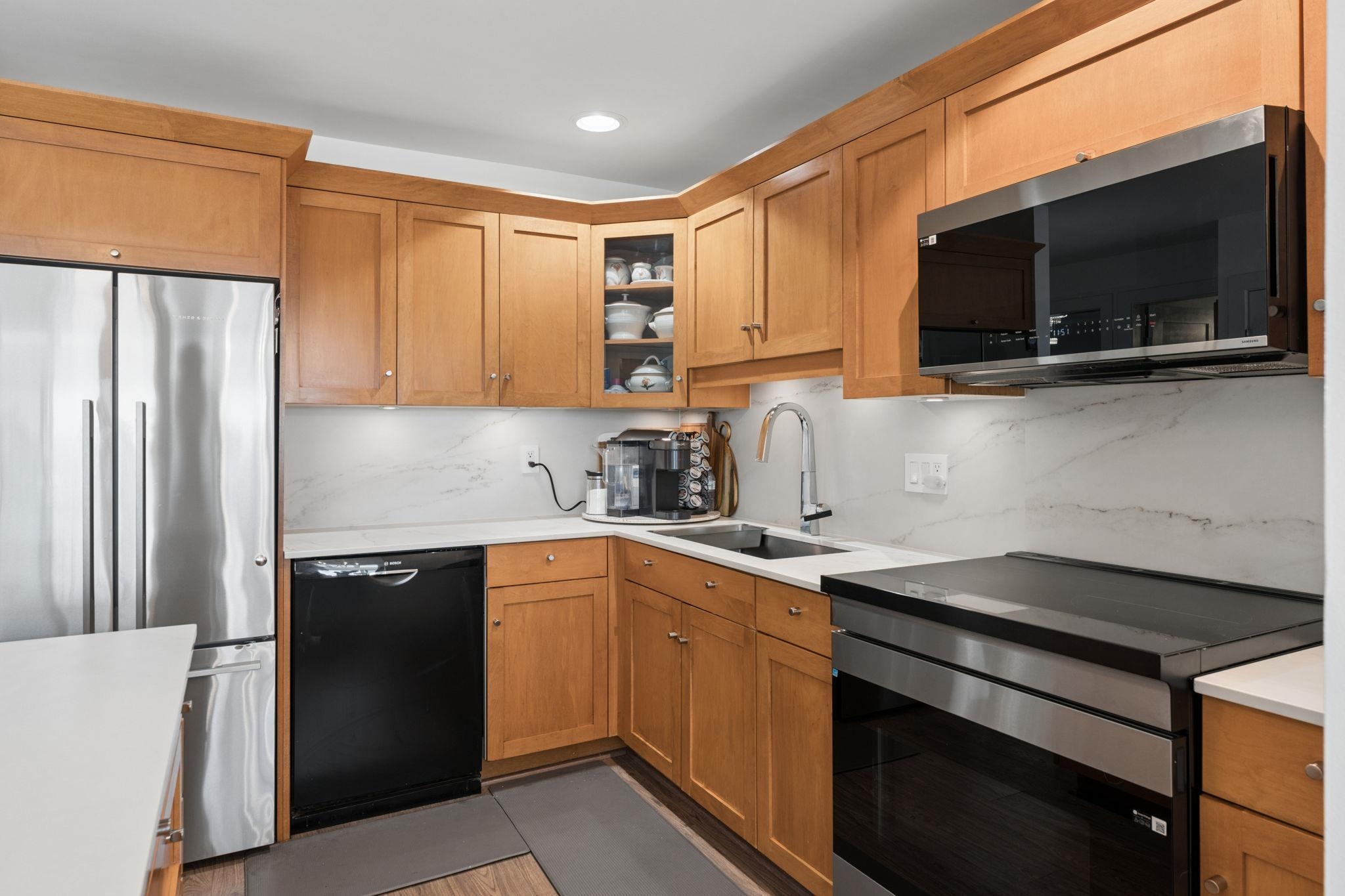202 15165 MARINE DRIVE
