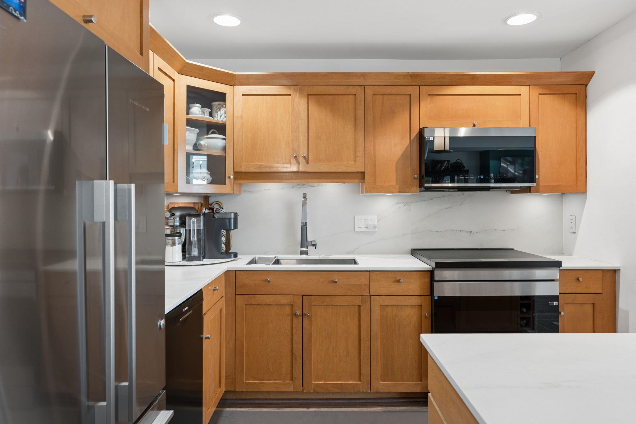202 15165 MARINE DRIVE