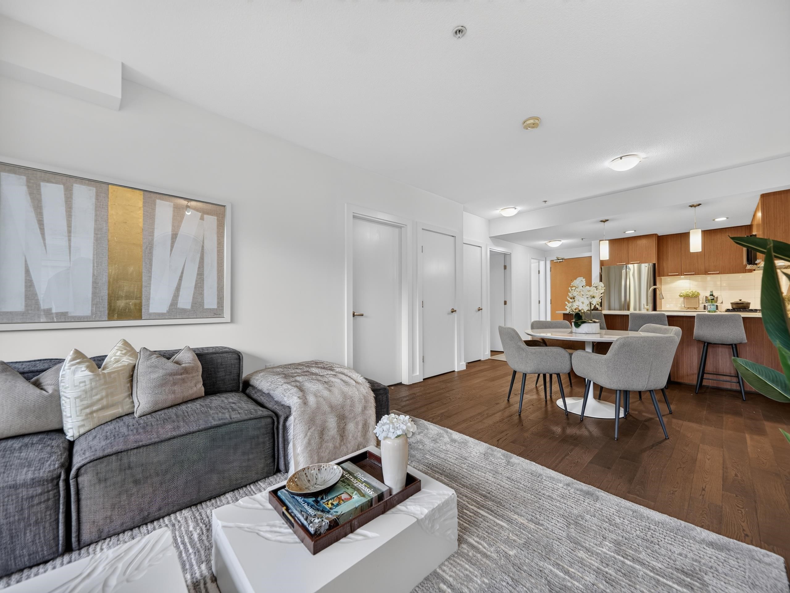 316 1330 MARINE DRIVE