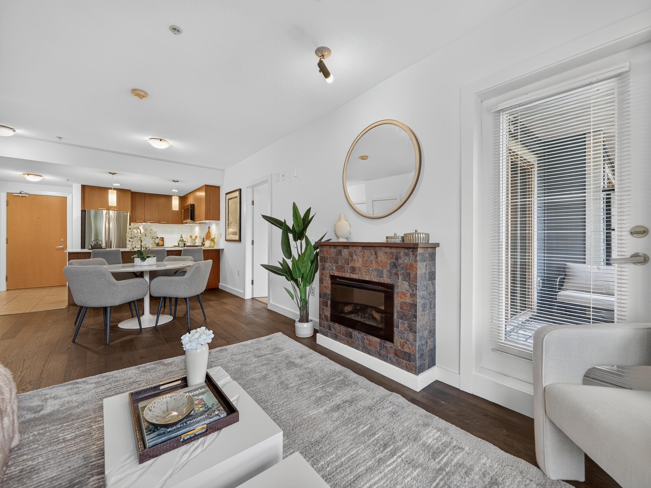 316 1330 MARINE DRIVE