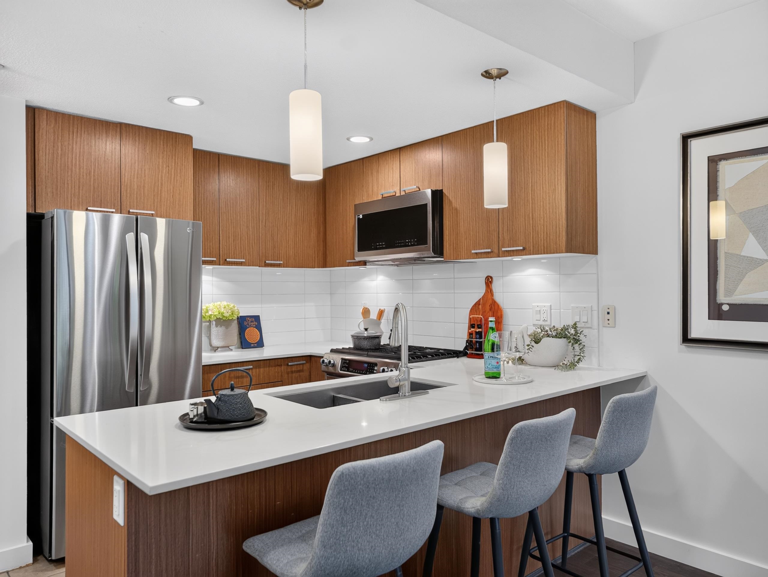 316 1330 MARINE DRIVE