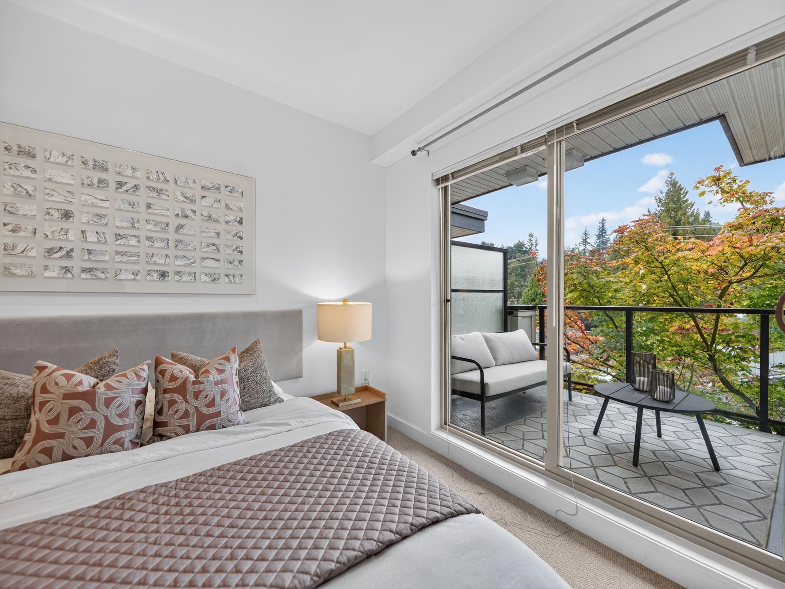 316 1330 MARINE DRIVE