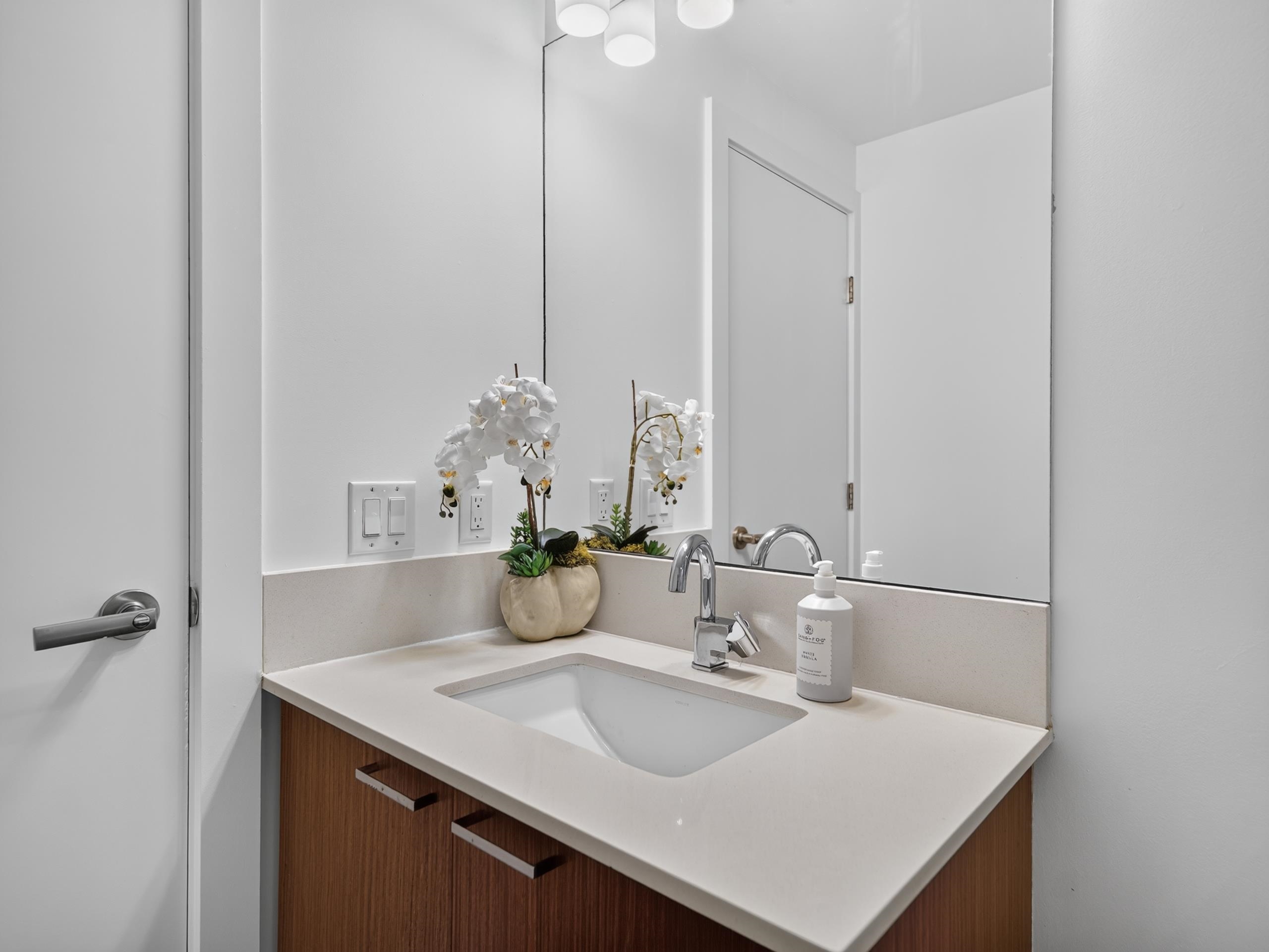 316 1330 MARINE DRIVE