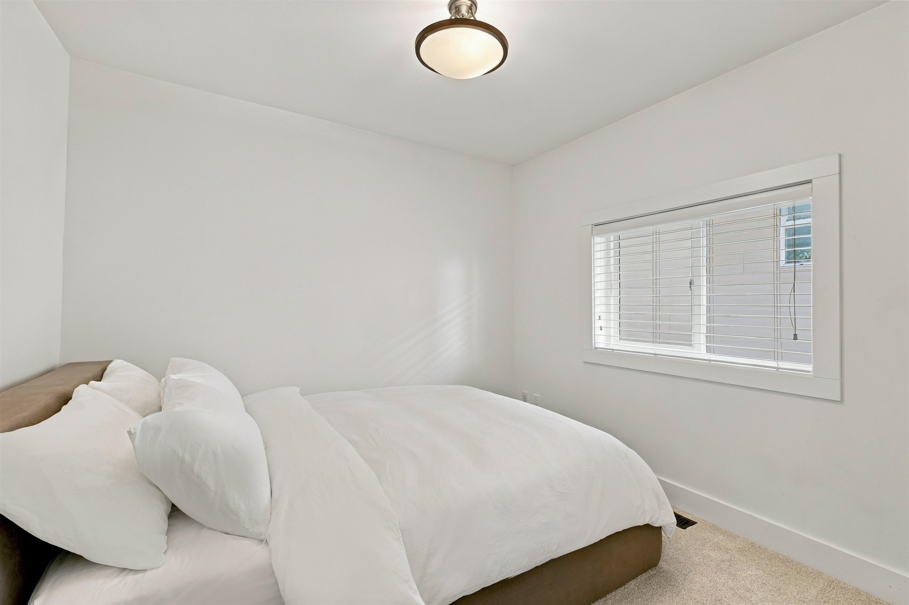 1153 WELLINGTON DRIVE