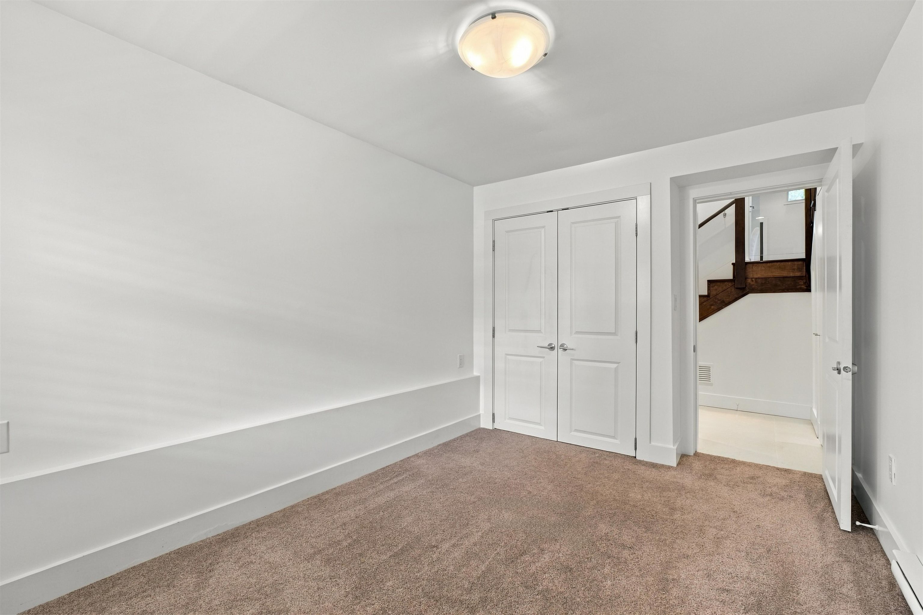 1153 WELLINGTON DRIVE