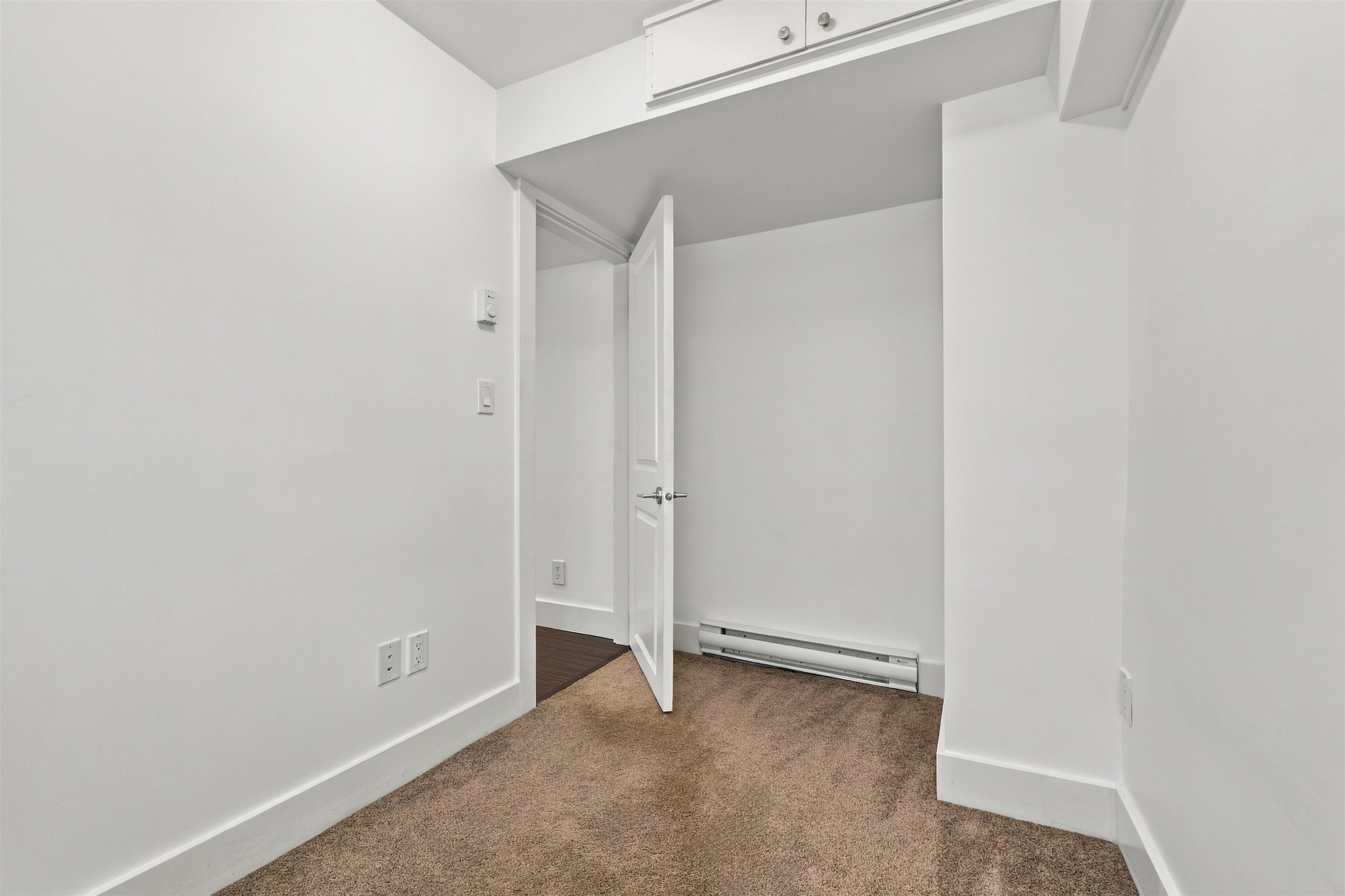 1153 WELLINGTON DRIVE