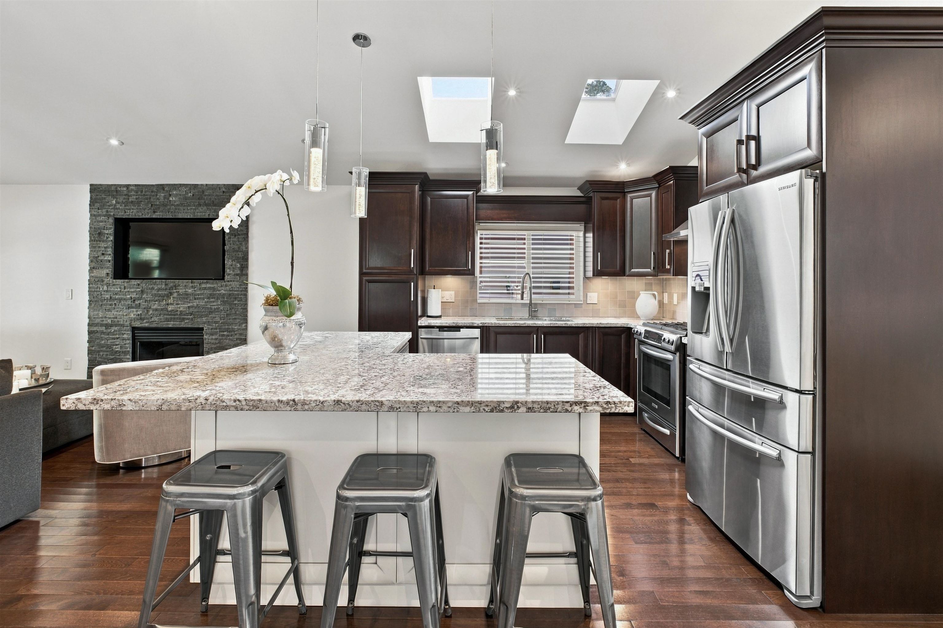 1153 WELLINGTON DRIVE
