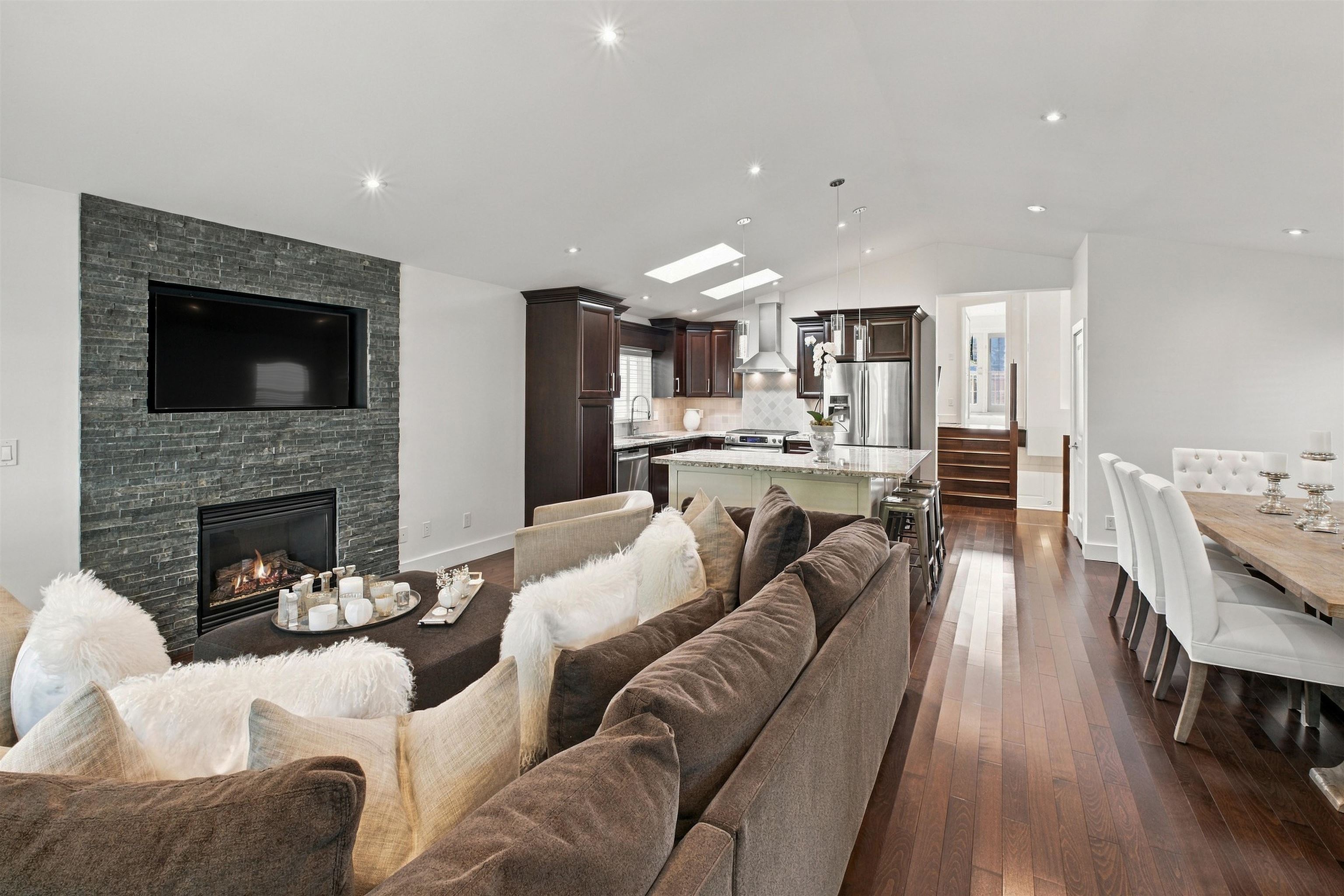 1153 WELLINGTON DRIVE